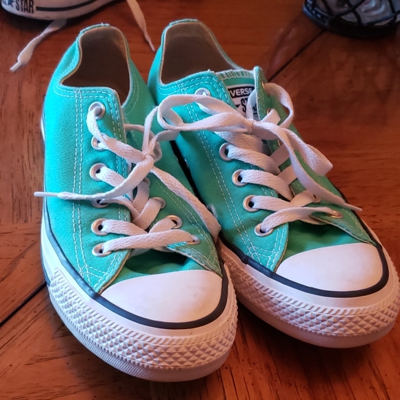 converse turquoise low tops